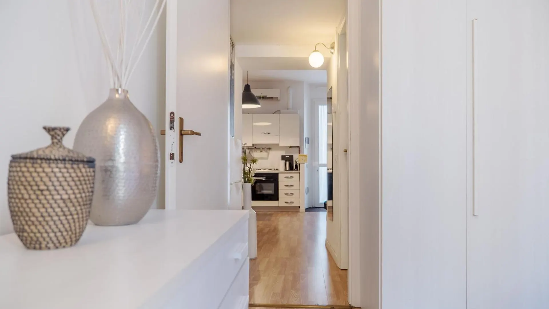 Charming Milanese Aparmentアパートメント